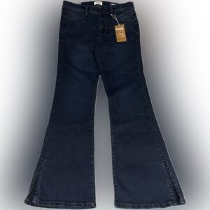 Kensie The Savannah Flare Split Hem Jeans 8/29 NWT